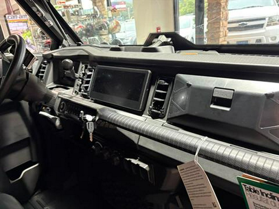 2026 Can-Am Defender Limited HD11