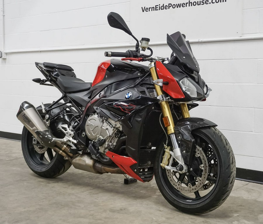 2018 BMW S 1000 R Racing Red / Black Storm Metallic