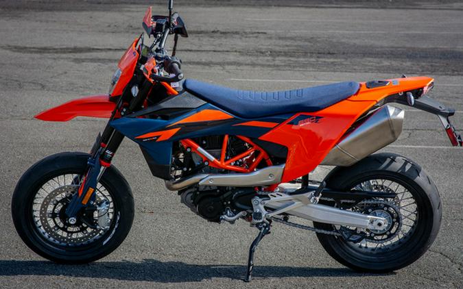 2026 KTM 690 SMC R