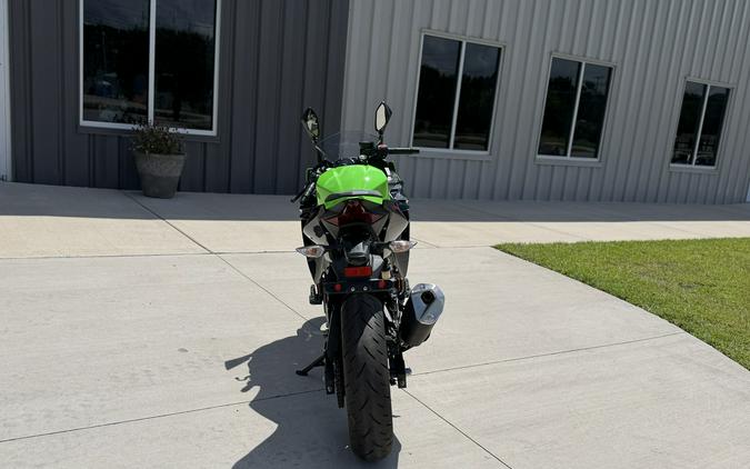 2022 KAWASAKI Ninja 400 ABS KRT Edition Lime Green/Ebony/Pearl Blizzard White - DAF2304