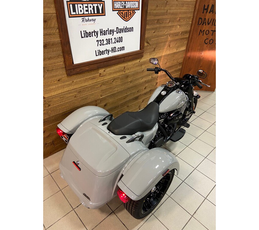 2024 Harley-Davidson Freewheeler Billiard Gray FLRT