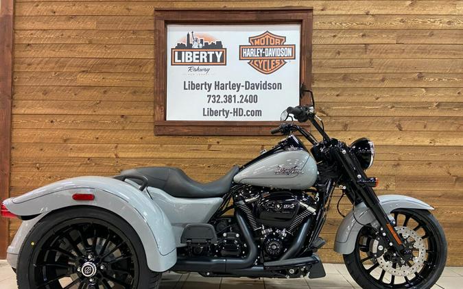 2024 Harley-Davidson Freewheeler Billiard Gray FLRT