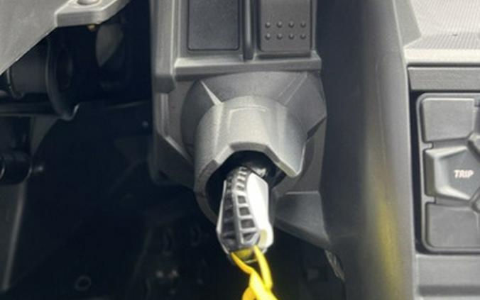 2025 Can-Am Maverick X3 RS Turbo RR Fiery Red & Hyper Silver