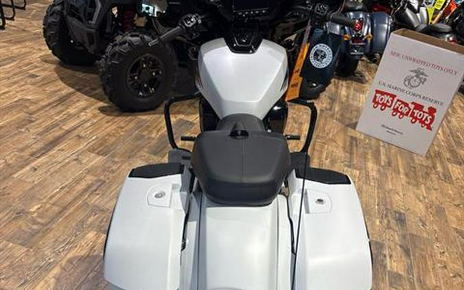 2025 Indian Motorcycle Chieftain® PowerPlus Dark Horse with PowerBand Audio