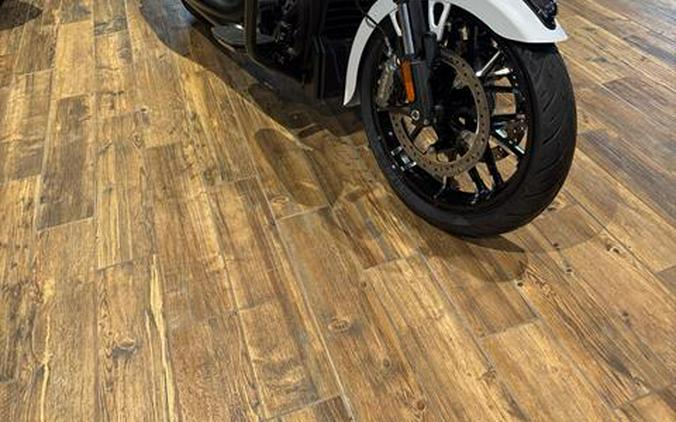 2025 Indian Motorcycle Chieftain® PowerPlus Dark Horse with PowerBand Audio