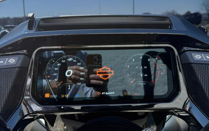 2025 Harley-Davidson Road Glide CVO