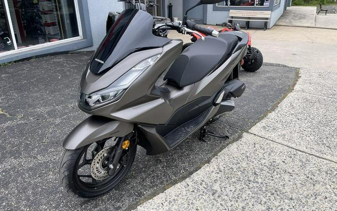 2023 Honda® PCX150AP