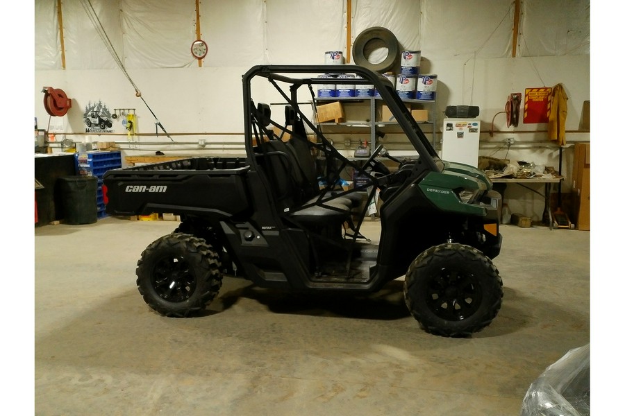 2025 Can-Am Defender DPS HD7