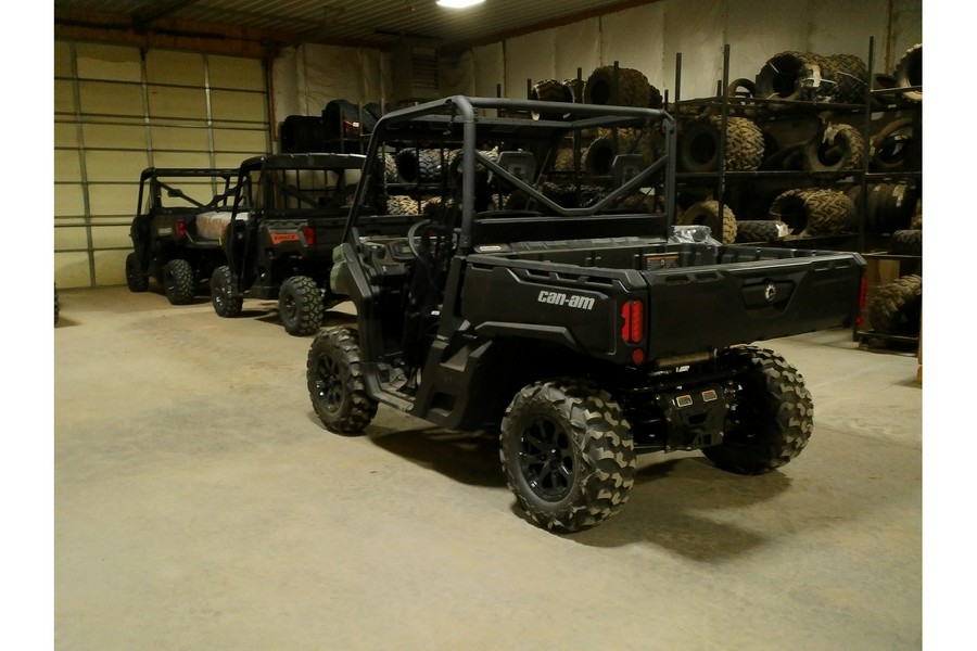 2025 Can-Am Defender DPS HD7
