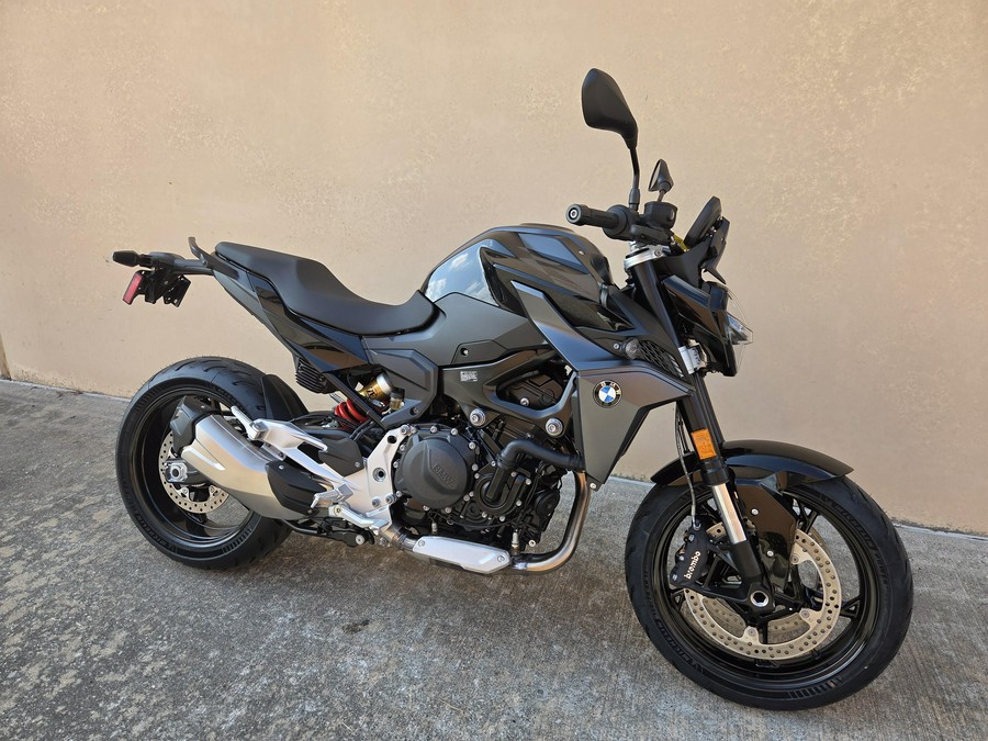 2026 BMW F 900 R