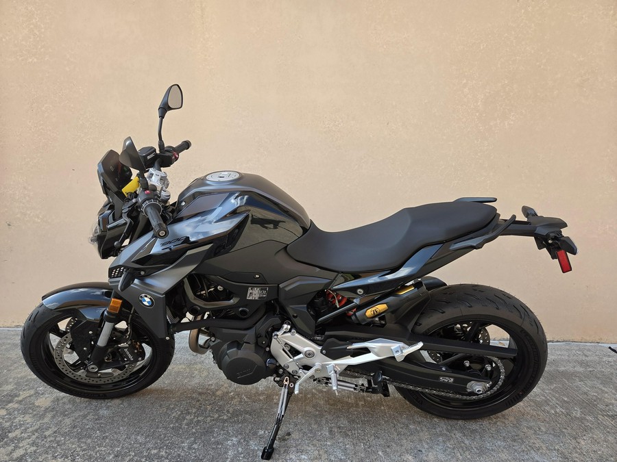 2026 BMW F 900 R
