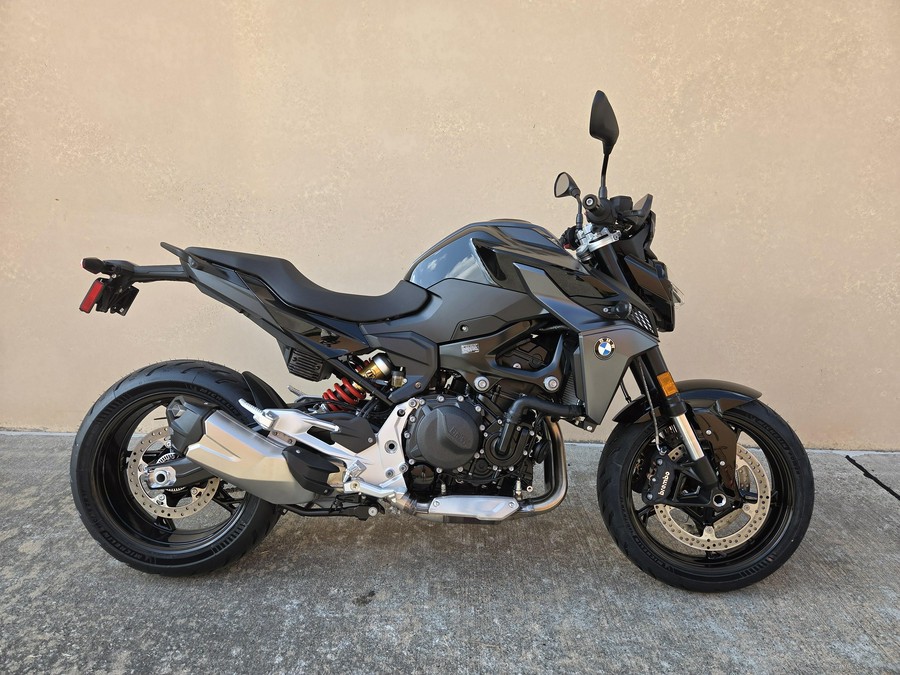 2026 BMW F 900 R