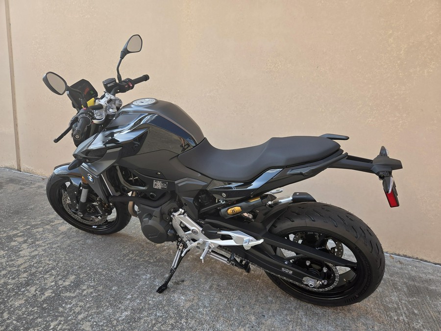 2026 BMW F 900 R