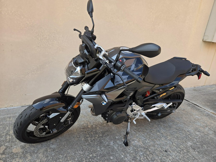2026 BMW F 900 R