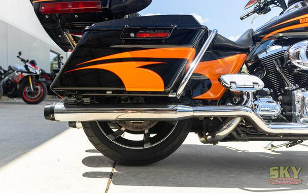 2010 Harley-Davidson® FLHX - Street Glide®