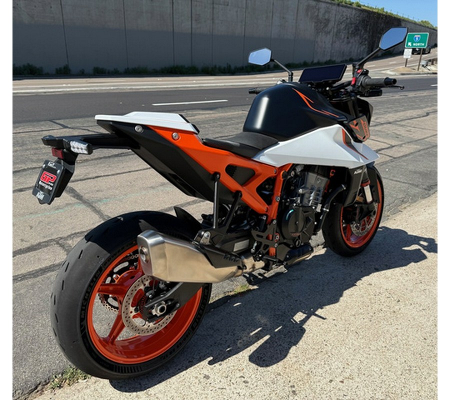 2026 KTM Duke 990 R