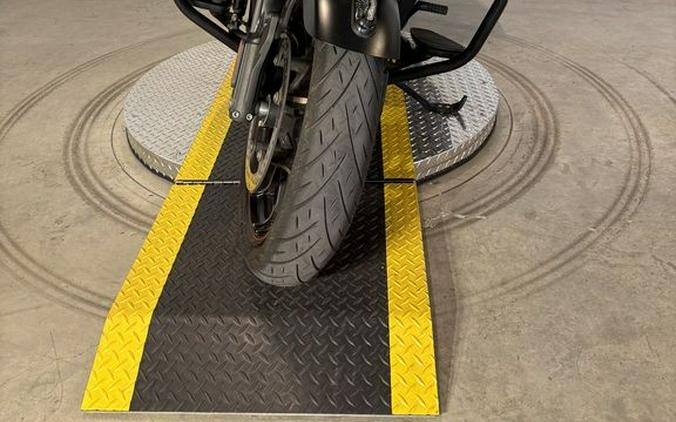 2021 Indian Motorcycle® Challenger® Dark Horse Thunder Black Smoke
