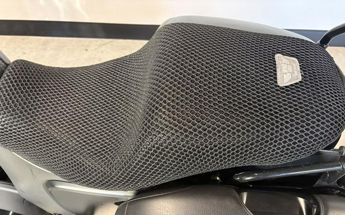 2021 Indian Motorcycle® Challenger® Dark Horse Thunder Black Smoke