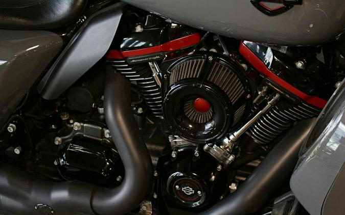 2018 Harley-Davidson® FLHXSE - CVO™ Street Glide®