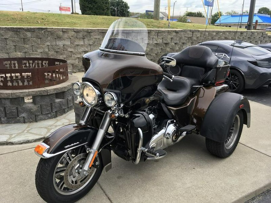 2013 Harley-Davidson® FLHTCUTAE - Tri Glide® Ultra Classic® 110th Anniversary Edition