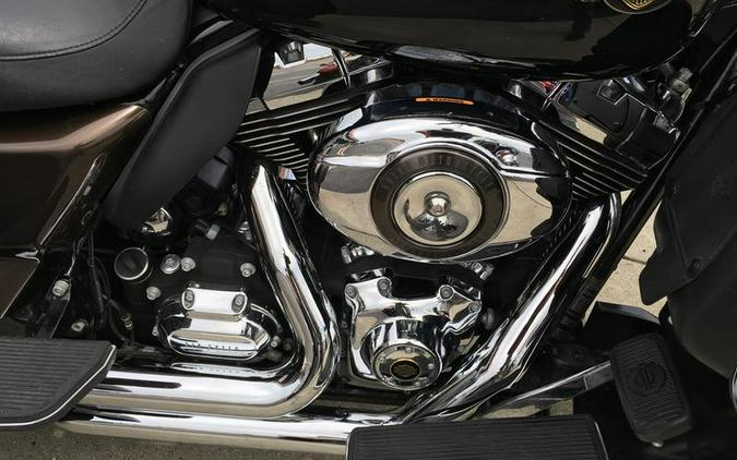 2013 Harley-Davidson® FLHTCUTAE - Tri Glide® Ultra Classic® 110th Anniversary Edition