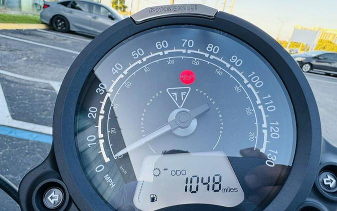 2022 Triumph Bonneville Speedmaster Sapphire BlackFusion White