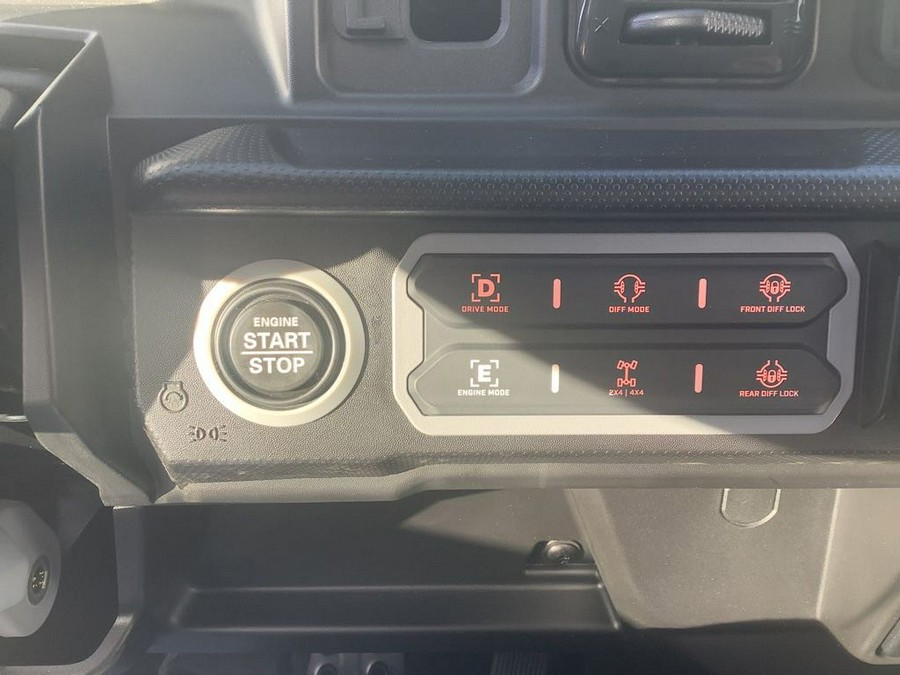 2026 Defender MAX Lone Star Cab HD11 - Can-Am