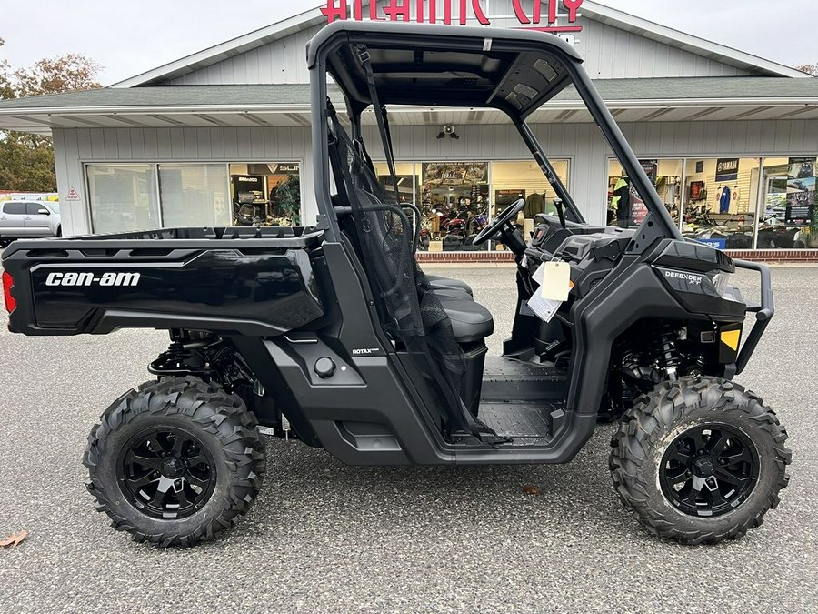 2024 Can-Am® Defender XT HD10