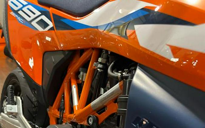 2024 KTM 690 SMC R