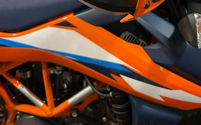 2024 KTM 690 SMC R