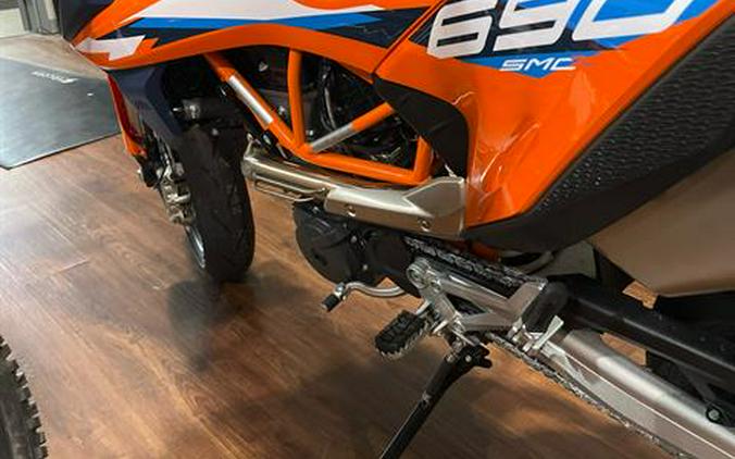 2024 KTM 690 SMC R