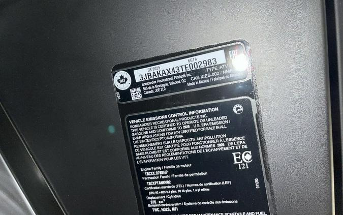 2026 Can-Am COMMANDER XT 64 1000R - FIERY RED