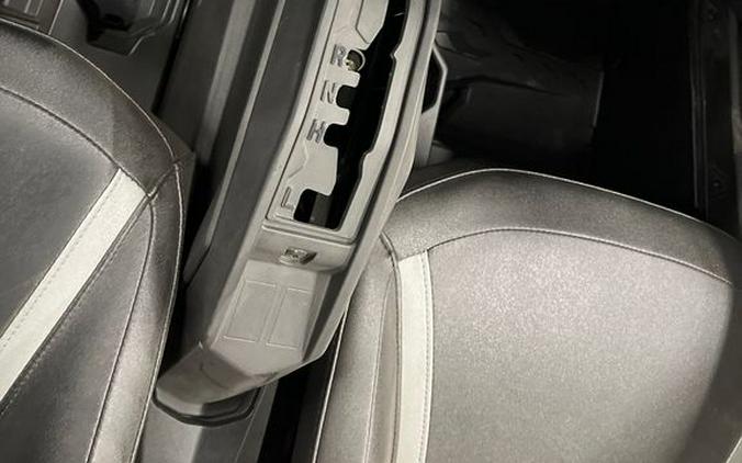 2026 Can-Am COMMANDER XT 64 1000R - FIERY RED