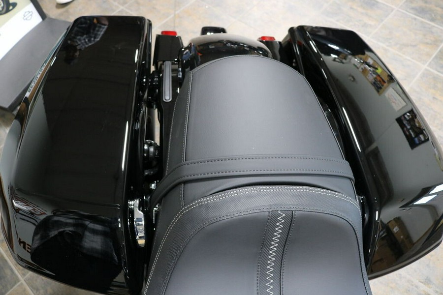 FLTRX 2025 Road Glide™