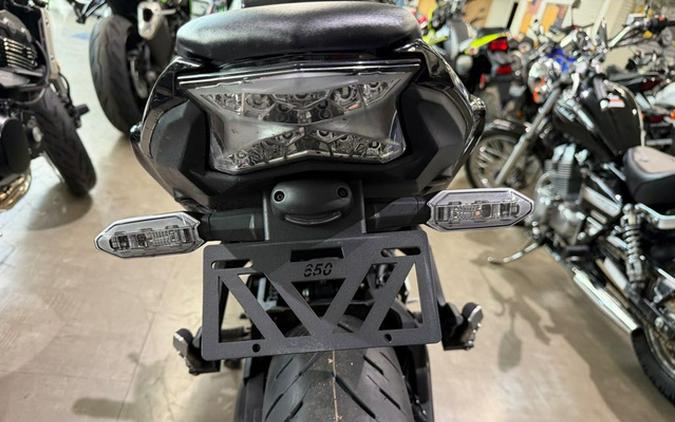 2025 Kawasaki Ninja 650 Base