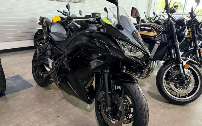 2025 Kawasaki Ninja 650 Base