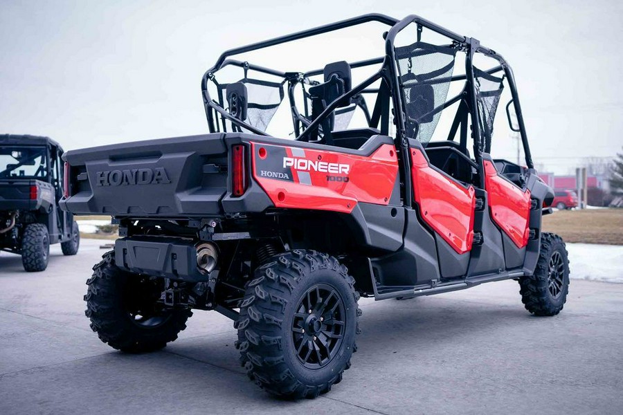 2023 Honda® Pioneer 1000-6 Deluxe Crew