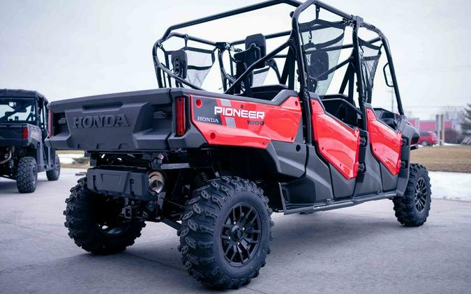 2023 Honda® Pioneer 1000-6 Deluxe Crew