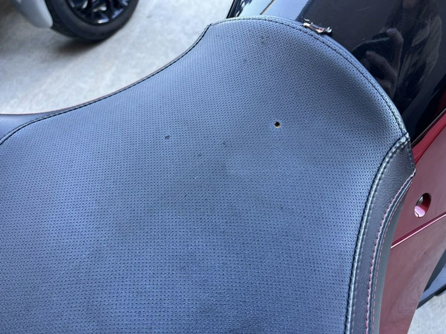 2016 Can-Am Spyder F3 T 6-Speed Semi-Automatic (SE6) Radio