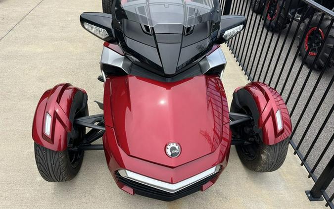 2016 Can-Am Spyder F3 T 6-Speed Semi-Automatic (SE6) Radio