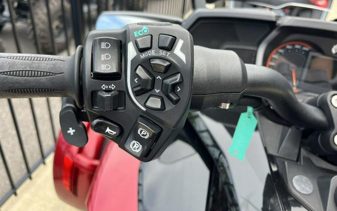 2016 Can-Am Spyder F3 T 6-Speed Semi-Automatic (SE6) Radio