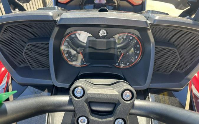 2016 Can-Am Spyder F3 T 6-Speed Semi-Automatic (SE6) Radio