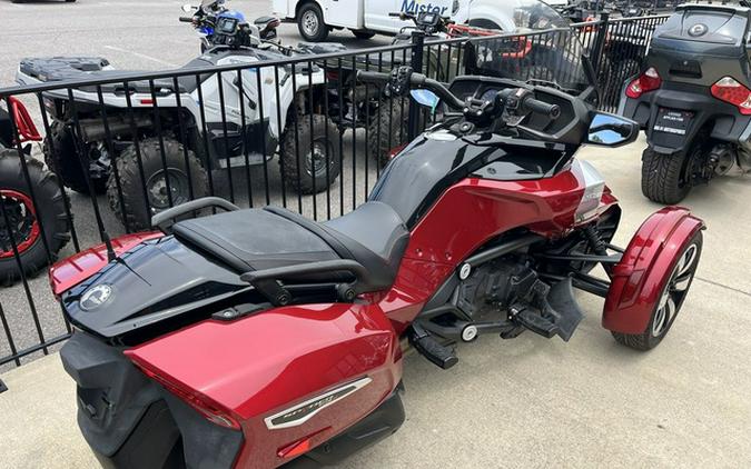 2016 Can-Am Spyder F3 T 6-Speed Semi-Automatic (SE6) Radio