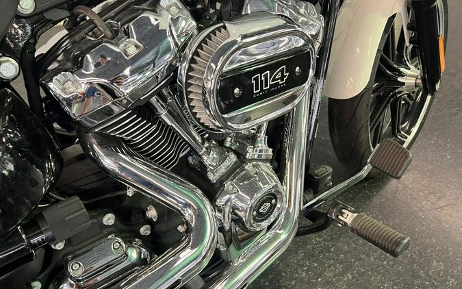 2019 Harley-Davidson Breakout 114 Bonneville Salt Pearl FXBRS