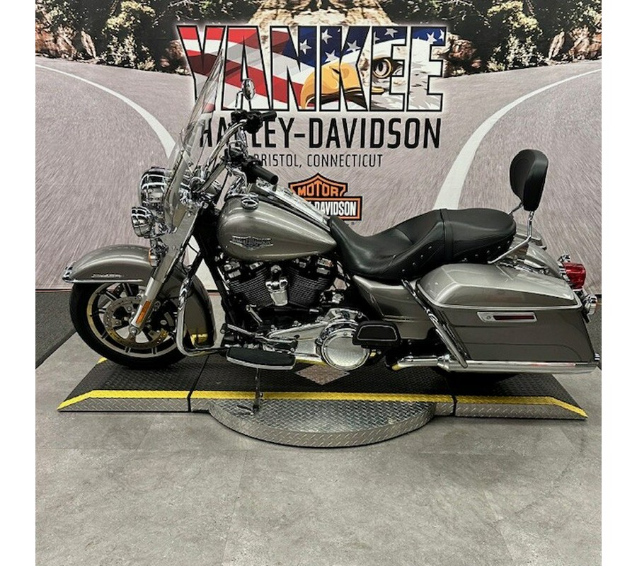 2017 FLHR Road King