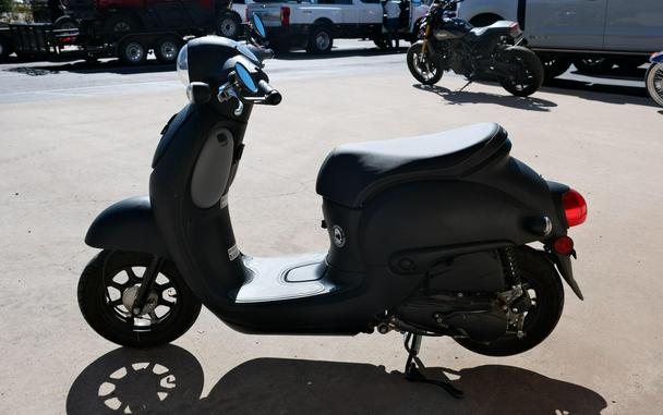 2017 HONDA METROPOLITAN BASE