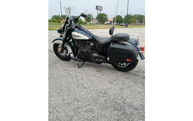 2019 FLHCS HERITAGE SOFTAIL - Harley-Davidson®