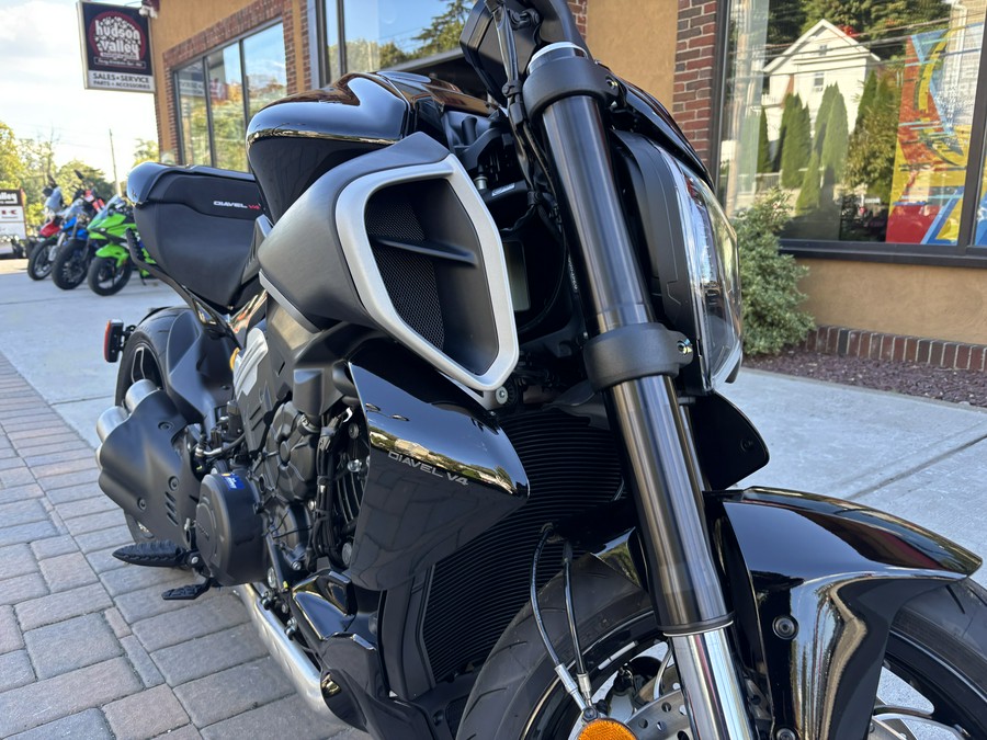 2025 Ducati Diavel V4 Thrilling Black - 7726