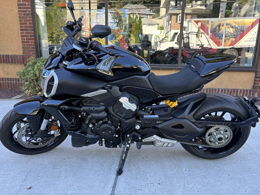 2025 Ducati Diavel V4 Thrilling Black - 7726