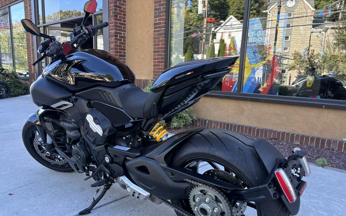 2025 Ducati Diavel V4 Thrilling Black - 7726